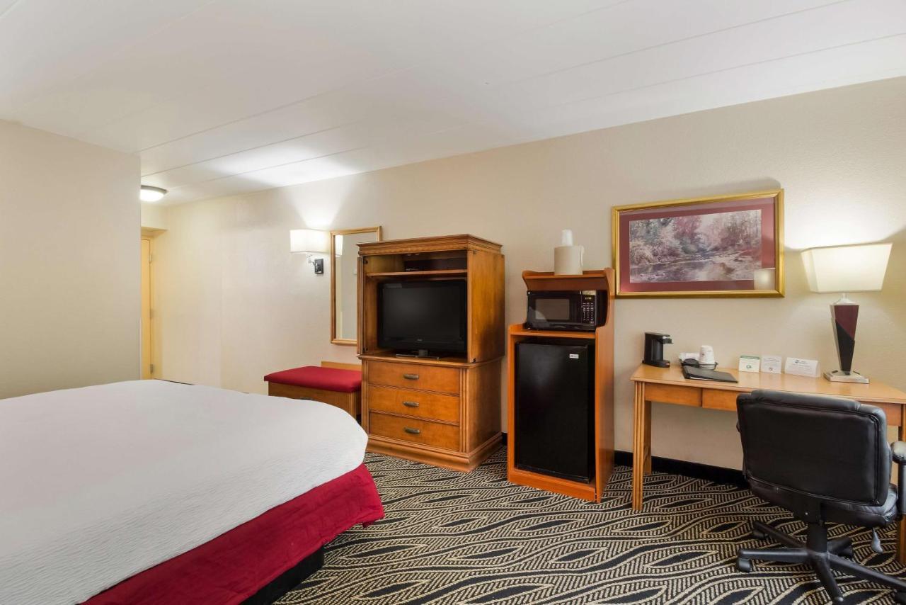 Best Western Braddock Inn La Vale Exteriör bild