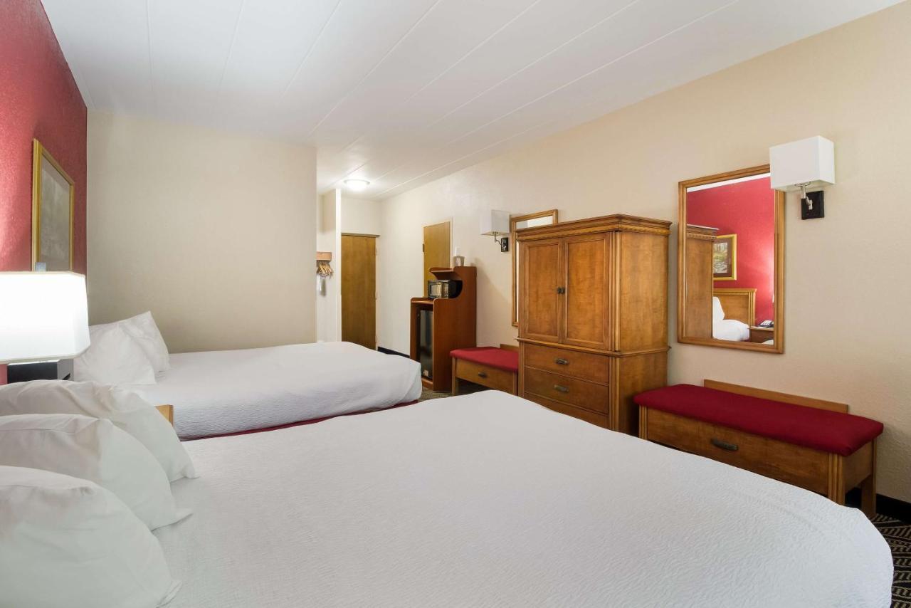 Best Western Braddock Inn La Vale Exteriör bild